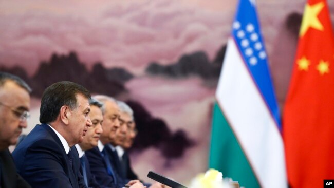 乌兹别克斯坦总统肖开提·米尔则亚耶夫在与中国总理李克强会面时讲话。2017年5月13日