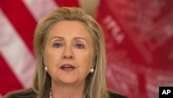Menteri Luar Negeri AS, Hillary Clinton menjanjikan penyelidikan tuntas atas serangan di konsulat AS di Benghazi, Libya (3/10).