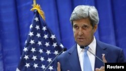 El secretario de Estado, John Kerry, realizó una conferencia de prensa en la embajada estadounidense en Bagdad, el viernes, ocho de abril de 2016.