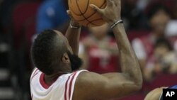 James "The Beard" Harden, des Houston Rockets, le 8 décembre 2012. 