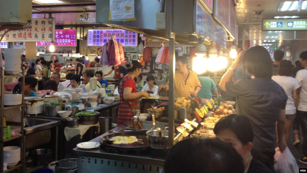 地下美食摊(美国之音莉雅拍摄)