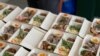 Menu kombab rice dan ayam teriyaki panggang khas Jepang untuk petugas medis yang dimasak Ruben Hattari