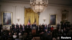 ABŞ prezidenti Barak Obama Ağ Evdə Prezidentin Azadlıq medalının təqdimatı mərasimində
