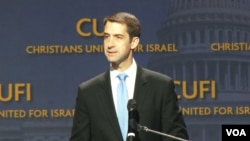 U.S. Republican Senator Tom Cotton of Arkansas speaks to the annual conference of Christians United for Israel in Washington, July 24, 2018. (B. Gharehdaghi/VOA Persian)