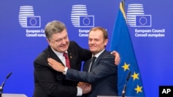 Serokê Konseya Yekîtîya Ewrupa (YE) Donald Tusk û Serokê Ukrayna Petro Poroshenko