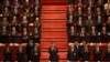 中共中央总书记、中国国家主席习近平在中共19大闭幕仪式上鼓掌。（2017年10月24日） 