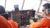 Tim SAR Temukan Puing-Puing yang Diperkirakan Pecahan Pesawat AirAsia 