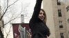 اعتصاب شاپرک شجری زاده از دختران خیابان انقلاب در اعتراض به بازداشت دوباره