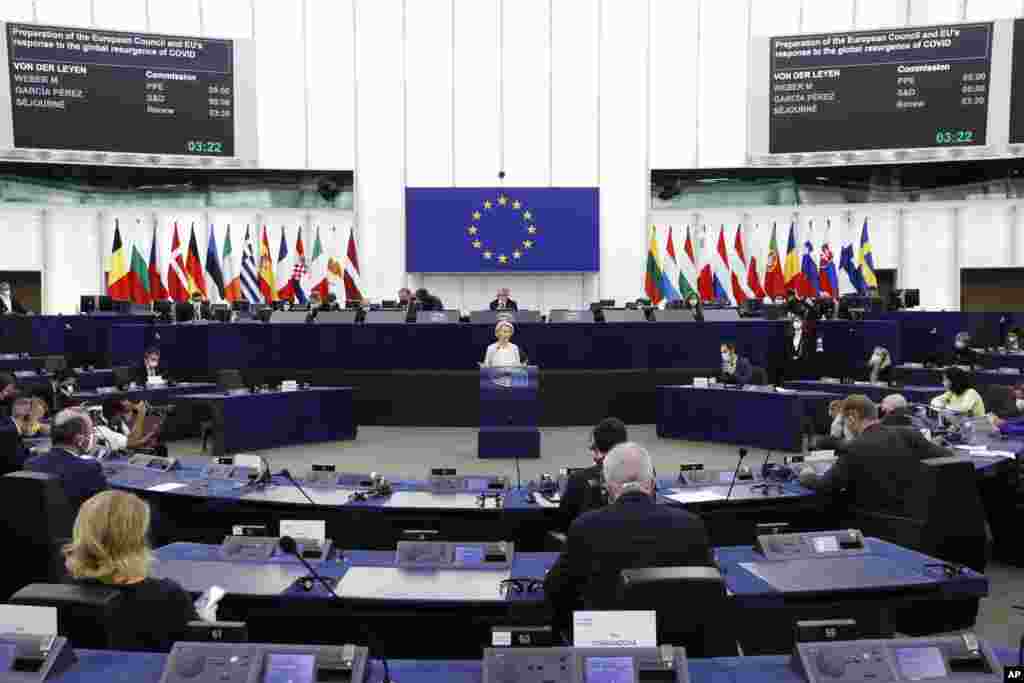 Avropa Komissiyasının sədri Ursula fon der Leyen Fransanın şərqindəki Strasburqda Avropa Parlamentinin plenar iclasında çıxış edərkən