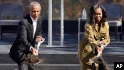 Барак и Мишель Обама закладывают фундамент Президентского центра в Чикаго