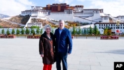 布兰斯塔德大使夫妇访问布达拉宫(2019年5月22日) 