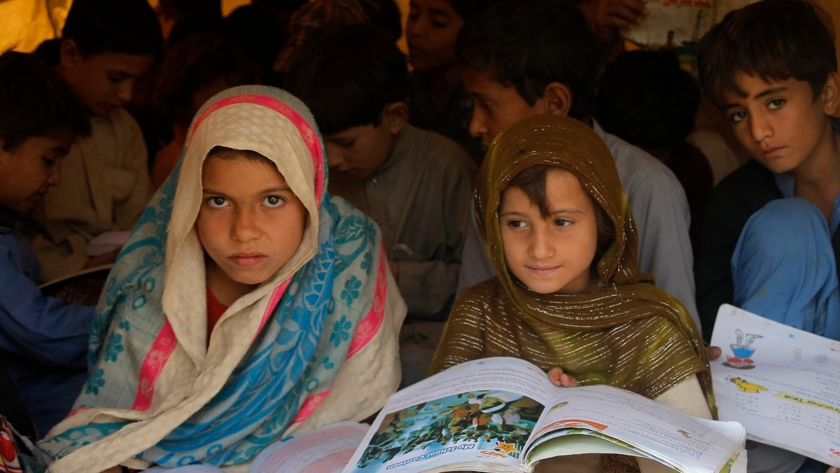 pakistani school children