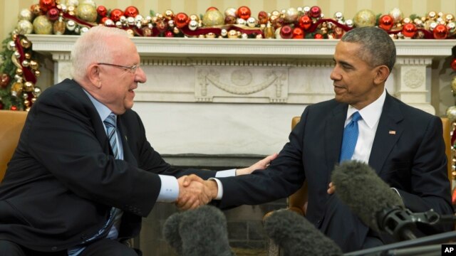El presidente Barack Obama, derecha, expresó su deseo a su homólogo Reuven Rivlin, de que se logre la paz entre Israel y Palestina.