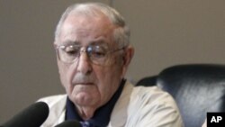 Vic Atiyeh avait réduit son salaire à trois reprises pour aider à équilibrer le budget de l'Oregon (Photo AP)