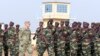 General Amadou Kane ya Senegal na General Donald Bolduc ya etats unis na milulu mya inauguration ya base militaire na 70 km ya Dakar, le 8 Fevrier, 2016 (Photo yaSEYLLOU / AFP)