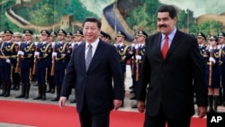 中国主席习近平和委内瑞拉总统马杜罗在北京人民大会堂（2015年1月7日）