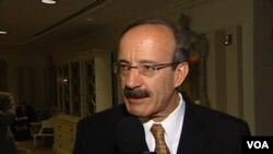 Έλιοτ Ένγκλ