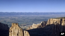 This is the southwestern Colorado landscape, including high but flat tabletop mesas such as the one to the right, in which the Anasazi lived - but only briefly. (Carol M. Highsmith)