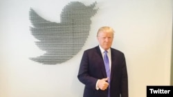 Donald Trump, en foto de archivo cuando era candidato a la presidencia, durante una sesión de preguntas y respuestas en Twitter.