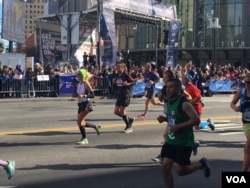 New York City Marathon, Sunday, Nov. 6, 2016, in New York. (M. Besheer/VOA)