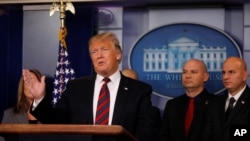 Дональд Трамп в зале для брифингов