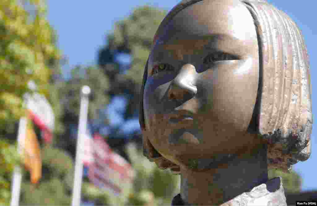 加州的慰安妇铜像已成为诉讼焦点（美国之音国符拍摄）