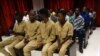Familiares de estudantes condenados em Malanje tentam falar com vice-presidente