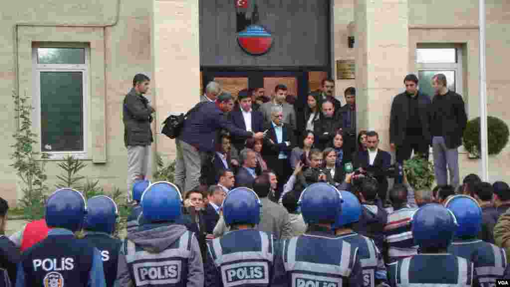  Kurdish Party, Peace and Democracy Party (BDP) staged a rally to support hunger strikers entering their 53th day of fasting, Saturday, November 3, 2012 