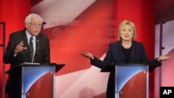 Les candidats démocrates Bernie Sanders et Hillary Clinton. 