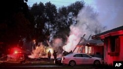 Un avion s'est écrasé sur deux maisons en Californie, le 27 février 2017.