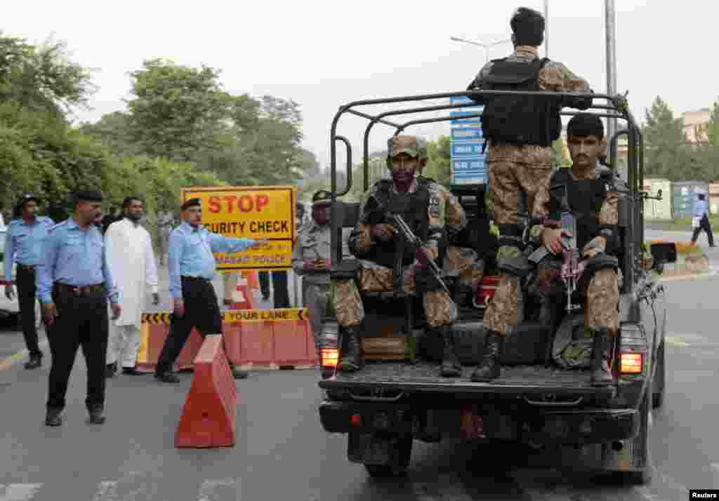 اسلام آباد میں سکیورٹی کے سخت انتظامات کیے گیے ہیں۔