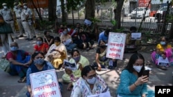 نو سالہ دلت بچی کے ساتھ مبینہ زیادتی کے بعد قتل کے خلا دہلی میں احتجاج کیا جارہا ہے۔ 