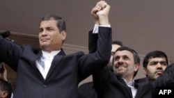 El presidente Correa recibió a principios de año a su colega iraní Mahmoud Ahmadinejad y se consolida como un aliado de Irán.