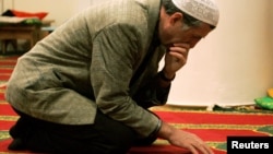 Molitva u jednoj džamiji u Rusiji