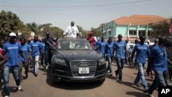 Serifo Nhamadjo presidente de transição da Guiné-Bissau, em campanha em Março de 2012