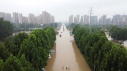 外國記者鄭州街頭報道水災遭身份不明人士圍攻