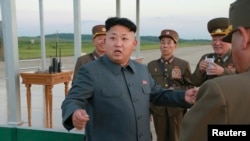 Lãnh tụ Kim Jong Un thăm một đơn vị nhảy dù của Quân đội Nhân dân Triều Tiên.