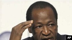 Burkina Faso : Compaoré dissout le gouvernement
