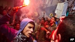 지난 4월 이집트 카이로에서 무함마드 무르시 전 대통령을 지지하는 시위대가 가두행진을 벌이고 있다. (자료사진)