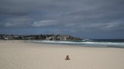 В Австралії відкривають деякі пляжі, що були закриті на карантин (REUTERS/Loren Elliott)