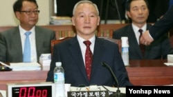 지난달 8일 한국 국회에서 열린 정보위원회 전체회의에 참석한 남재준 한국 국가정보원장. (자료사진)