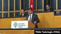 Selahattin Demirtaş, HDP'nin Meclis Grubu'ndaki konuşmasında (arşiv)