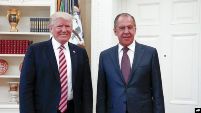 Trump e Lavrov, o encontro da polémica