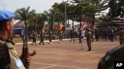 Une parade des casques bleus à Bangui, Centrafrique