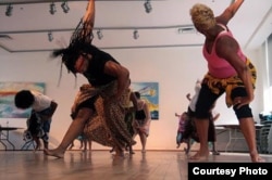 Offering classes brings West African dances to the whole community. (Courtesy Keur Khaleyi)