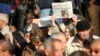 Ribuan Demonstran Protes Penutupan Surat Kabar Hongaria