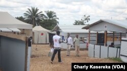 Dans un centre de traitement Ebola à Beni en RDC, le 14 octobre 2018. (VOA/Charly Kasereka)