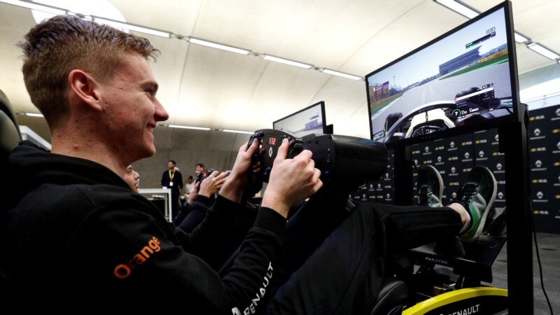 Formula One Races to Move Online