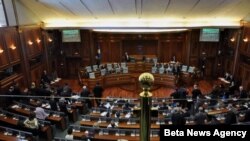 Skupstina Kosova usvojila je nakon petočasovne rasprave rezoluciju o normalizaciji odnosa sa Srbijom.