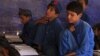 کودکان مناطق مرزی افغانستان، در پاکستان درس می‌خوانند